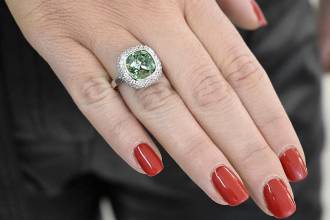 Oxzen δαχτυλίδι ασημένιο 925 επιπλατινωμένο με πράσινη πέτρα ζιργκόν