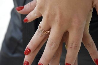 Oxzen δαχτυλίδι ασημένιο 925 σε ροζ χρυσό με καρδούλες free size