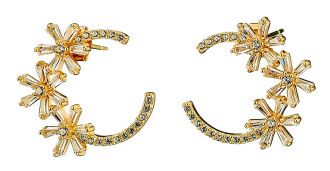 Oxzen σκουλαρίκια καρφωτά ασημένια 925 σε χρυσό κυκλικό με μπαγιέτες και πέτρες ζιργκόν